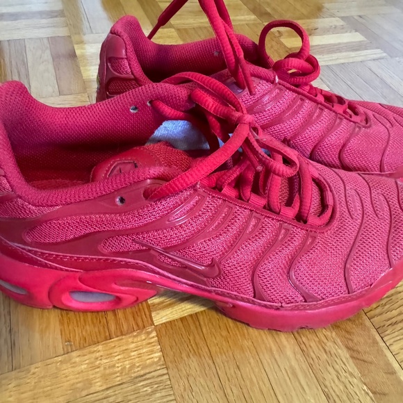 Red Nike Vapormax 5Y - Picture 1 of 4